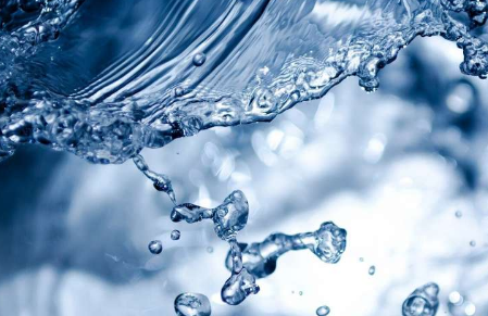 水如何帮助底物转化为酶
