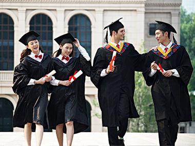 教育新闻：供一个大学生读完4年要花多少钱