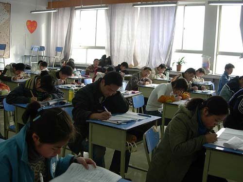 教育新闻：2020郑州中考录取分数线预测会是多少