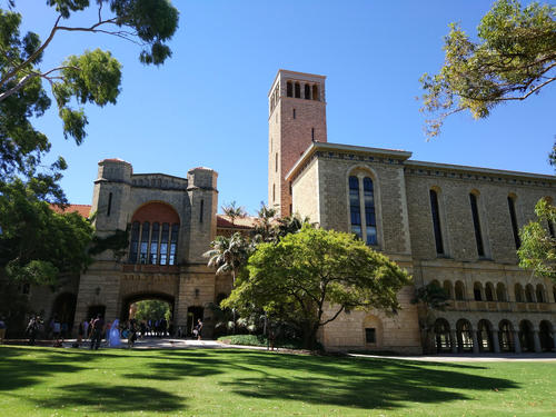 教育新闻：最近西澳大学小组讨论的不良儿童经历主题