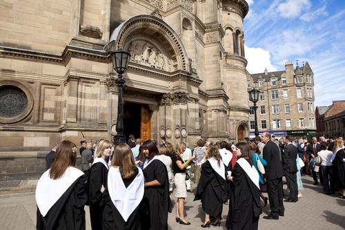 教育新闻：在英国留学就业率高的大学与专业都有哪些