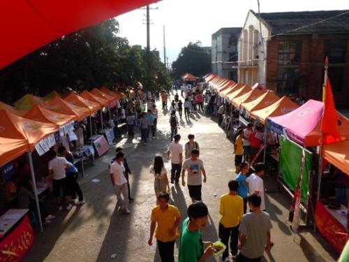 教育新闻：在大学应该远离的三个烧钱社团
