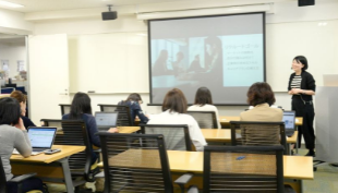 学习两种语言不会限制启蒙学生的学术潜力