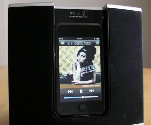 Logic3 i-Station25 iPhone 扬声器底座评测