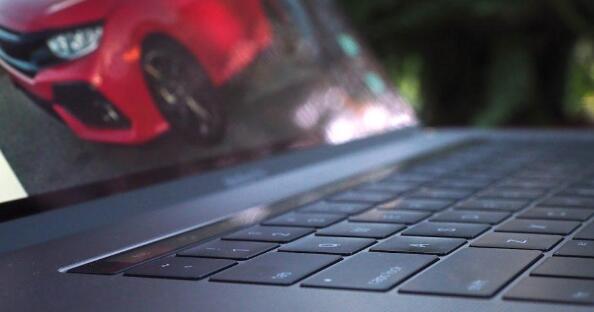 苹果 MacBook Pro 笔记本电脑的键盘评测