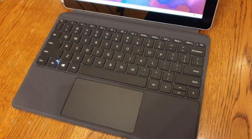 Surface Go with Linux 平板电脑的规格和设计评测