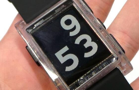 有了Fitbit的谷歌应该制造一个新的Pebble