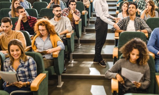 精英大学的抽签将如何改变他们的学生群体