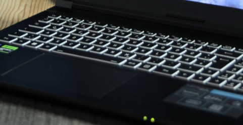 经济实惠的游戏笔记本电脑MedionErazerCrawlerE40配备强大的RTX4050评测