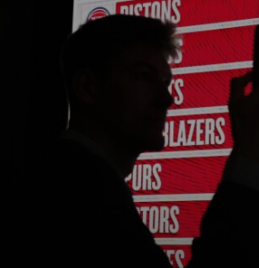 老鹰队在没有明确选择第一顺位的年份赢得了NBA乐透