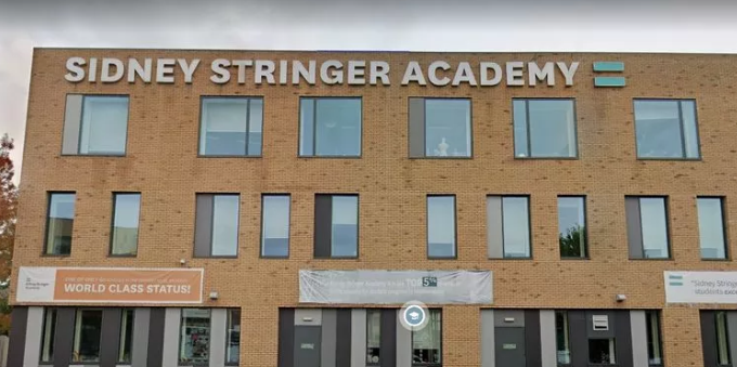 根据 Ofsted 评选的 2025 年考文垂最佳小学